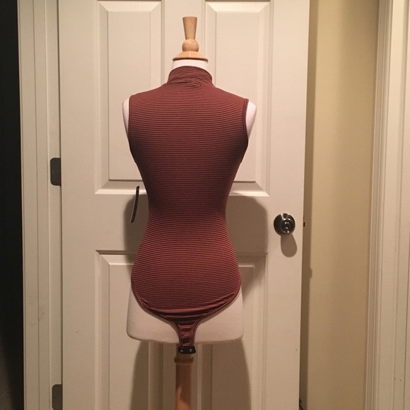 Striped short sleeve bodysuit - Picture 2 of 4